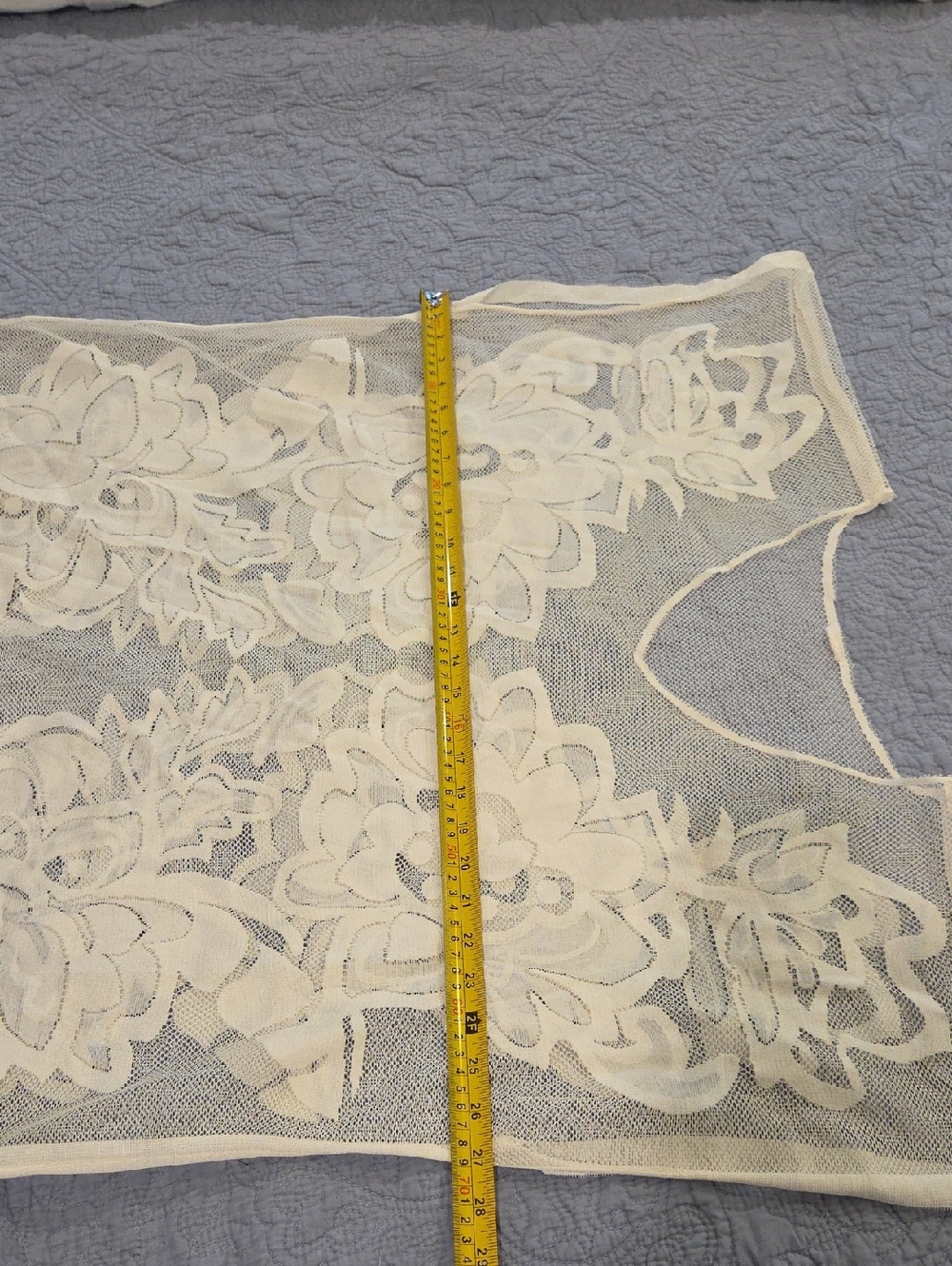 Beautiful White Floral Lace Overlay Top Size XL! - Picture 4 of 5
